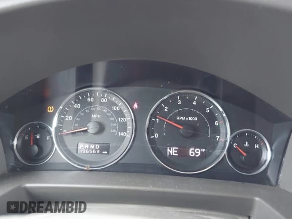 ✅ 2008 Jeep Commander Sport • VIN: 1J8HG48K48C132421 • Lot: 42531410. Listed on IAAI with 196,563 mi. Free auction sales archive from the USA and detailed vehicle history report at DreamBid. Image 7.