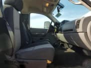 ✅ 2007 Chevrolet Silverado 2500HD 1LT • VIN: 1GCHK24K17E528504 • Lot: 71888565. Wystawiony na Copart z przebiegiem 187 952 mil. Bezpłatny archiwum sprzedaży aukcyjnych z USA i szczegółowy raport historii pojazdu na DreamBid. Zdjęcie 10.