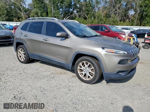 ✅ 2016 Jeep Cherokee Latitude • VIN: 1C4PJLCB6GW234211 • Лот: 94172535. Опубликован ранее на Copart с пробегом 95 517 миль. Бесплатный доступ к архиву аукционных продаж из США и подробный отчёт об истории автомобиля на DreamBid. Изображение 4.