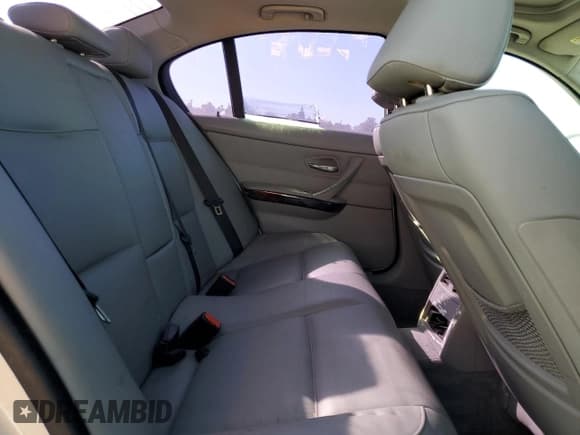 ✅ 2007 BMW 3 Series 328i • VIN: WBAVC53507FZ75541 • Lot: 85141805. Wystawiony na Copart z przebiegiem 294 627 mil. Bezpłatny archiwum sprzedaży aukcyjnych z USA i szczegółowy raport historii pojazdu na DreamBid. Zdjęcie 10.