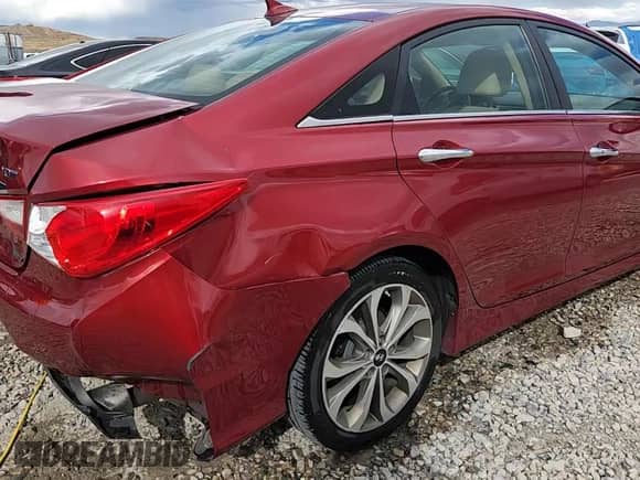 2014 Hyundai Sonata Limited with VIN 5NPEC4AB0EH832291, listed as a Copart auction lot 82044165 with 156,925 mi miles and Salvage title. Bid and sale history available at DreamBid. Image 13.