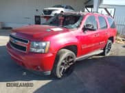 ✅ 2013 Chevrolet Tahoe LT • VIN: 1GNSCBE04DR327966 • Lot: 42100794. Wystawiony na IAAI z przebiegiem 208 088 mil. Bezpłatny archiwum sprzedaży aukcyjnych z USA i szczegółowy raport historii pojazdu na DreamBid. Zdjęcie 2.