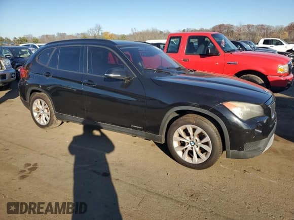 ✅ 2013 BMW X1 xDrive28i • VIN: WBAVL1C51DVR82993 • Lot: 93538605. Wystawiony na Copart z przebiegiem 155 966 mil. Bezpłatny archiwum sprzedaży aukcyjnych z USA i szczegółowy raport historii pojazdu na DreamBid. Zdjęcie 4.