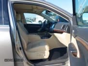 ✅ 2015 Toyota Highlander Limited • VIN: 5TDDCRFHXFS012284 • Lot: 43241675. Wystawiony na IAAI z przebiegiem 34 574 mil. Bezpłatny archiwum sprzedaży aukcyjnych z USA i szczegółowy raport historii pojazdu na DreamBid. Zdjęcie 5.