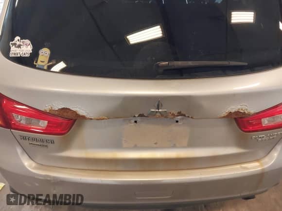 2013 Mitsubishi Outlander LE z VIN 4A4AR5AU1DE024530, wystawiony jako IAAI lot #43578980 z przebiegiem 230 778 mil mil oraz . Historia ofert i sprzedaży dostępna na DreamBid. Obrazek 6.