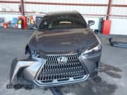 ✅ 2024 Lexus NX 350 Premium • VIN: 2T2GGCEZ6RC038902 • Lot: 41902076. Wystawiony na IAAI z przebiegiem 22 647 mil. Bezpłatny archiwum sprzedaży aukcyjnych z USA i szczegółowy raport historii pojazdu na DreamBid. Zdjęcie 12.