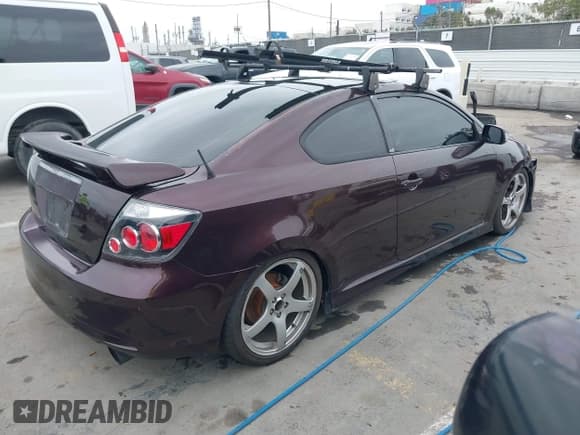 ✅ 2010 Scion tC • VIN: JTKDE3B71A0313552 • Lot: 42729587. Wystawiony na IAAI z przebiegiem 194 064 mil. Bezpłatny archiwum sprzedaży aukcyjnych z USA i szczegółowy raport historii pojazdu na DreamBid. Zdjęcie 4.