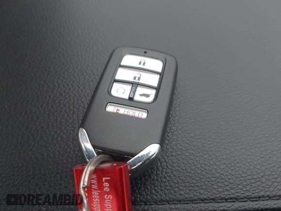 ✅ 2018 Honda Pilot Touring • VIN: 5FNYF5H99JB017044 • Lot: 43821143. Listed on IAAI with 156,739 mi. Free auction sales archive from the USA and detailed vehicle history report at DreamBid. Image 11.