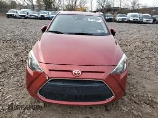 ✅ 2019 Toyota Yaris L • VIN: 3MYDLBYV6KY520623 • Lot: 90750895. Wystawiony na Copart z przebiegiem 42 776 mil. Bezpłatny archiwum sprzedaży aukcyjnych z USA i szczegółowy raport historii pojazdu na DreamBid. Zdjęcie 5.