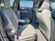 2014 Chevrolet Traverse LT z VIN 1GNKRHKD7EJ203148, wystawiony jako Copart lot #71525975 z przebiegiem 80 745 mil mil oraz Czysty tytuł • Clean title. Historia ofert i sprzedaży dostępna na DreamBid. Obrazek 11.