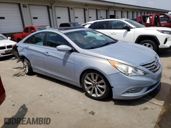 ✅ 2012 Hyundai Sonata SE • VIN: 5NPEC4AC9CH477031 • Lot: 60033034. Listed on Copart with 88,859 mi. Free auction sales archive from the USA and detailed vehicle history report at DreamBid. Image 4.