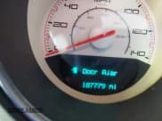 ✅ 2013 Dodge Challenger Rallye Redline • VIN: 2C3CDYAG5DH530644 • Lot: 40782516. Wystawiony na IAAI z przebiegiem 187 779 mil. Bezpłatny archiwum sprzedaży aukcyjnych z USA i szczegółowy raport historii pojazdu na DreamBid. Zdjęcie 15.