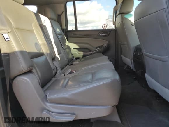 ✅ 2018 Chevrolet Suburban LT • VIN: 1GNSKHKC7JR211323 • Lot: 91936545. Wystawiony na Copart z przebiegiem 365 368 mil. Bezpłatny archiwum sprzedaży aukcyjnych z USA i szczegółowy raport historii pojazdu na DreamBid. Zdjęcie 11.