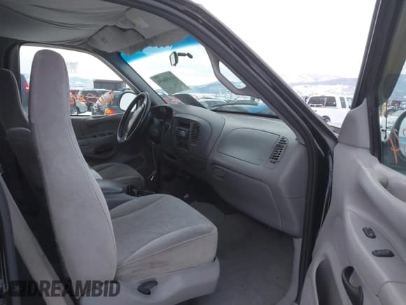 ✅ 1998 Ford F-250 • VIN: 2FTPX28L8WCB02569 • Lot: 41458634. Listed on IAAI with 195,384 mi. Free auction sales archive from the USA and detailed vehicle history report at DreamBid. Image 5.