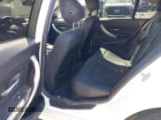 ✅ 2016 BMW 3 Series 320i • VIN: WBA8E1G53GNT35582 • Lot: 43359201. Wystawiony na IAAI z przebiegiem 91 126 mil. Bezpłatny archiwum sprzedaży aukcyjnych z USA i szczegółowy raport historii pojazdu na DreamBid. Zdjęcie 8.