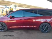 ✅ 2019 Chrysler Pacifica Touring Plus • VIN: 2C4RC1FG6KR732876 • Lot: 43450658. Wystawiony na IAAI z przebiegiem 108 773 mil. Bezpłatny archiwum sprzedaży aukcyjnych z USA i szczegółowy raport historii pojazdu na DreamBid. Zdjęcie 15.