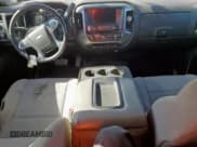 ✅ 2015 Chevrolet Silverado 2500HD LT • VIN: 1GC2KVEG5FZ122461 • Lot: 66639795. Wystawiony na Copart z przebiegiem 222 057 mil. Bezpłatny archiwum sprzedaży aukcyjnych z USA i szczegółowy raport historii pojazdu na DreamBid. Zdjęcie 8.