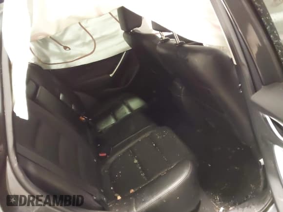 ✅ 2016 Mazda CX-5 Grand Touring • VIN: JM3KE4DY4G0679077 • Lot: 43560857. Wystawiony na IAAI z przebiegiem 83 348 mil. Bezpłatny archiwum sprzedaży aukcyjnych z USA i szczegółowy raport historii pojazdu na DreamBid. Zdjęcie 8.