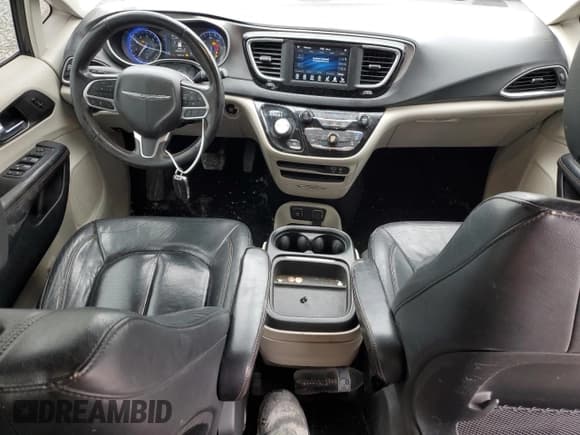 ✅ 2020 Chrysler Pacifica Touring L • VIN: 2C4RC1BG4LR131750 • Лот: 44237955. Опубликован ранее на Copart с пробегом 110 879 миль. Бесплатный доступ к архиву аукционных продаж из США и подробный отчёт об истории автомобиля на DreamBid. Изображение 8.