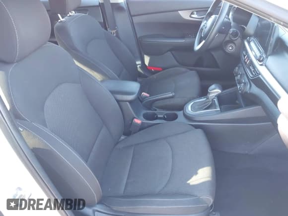 ✅ 2020 Kia Forte LXS • VIN: 3KPF24AD6LE257057 • Лот: 43165864. Опубликован ранее на IAAI с пробегом 83 508 миль. Бесплатный доступ к архиву аукционных продаж из США и подробный отчёт об истории автомобиля на DreamBid. Изображение 5.