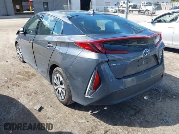 ✅ 2020 Toyota Prius LE • VIN: JTDKARFP5L3157783 • Lot: 43042872. Listed on IAAI with 139,968 mi. Free auction sales archive from the USA and detailed vehicle history report at DreamBid. Image 3.