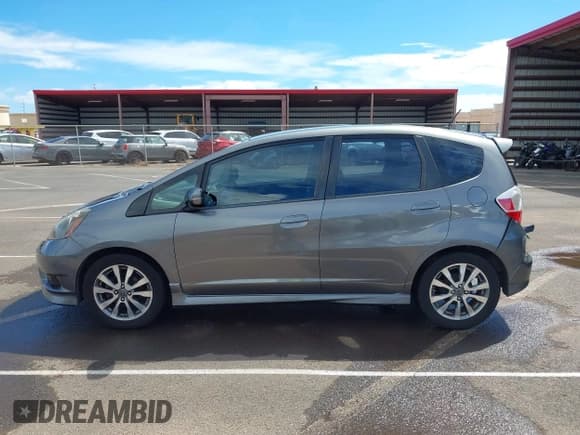 ✅ 2013 Honda Fit Sport • VIN: JHMGE8H56DC060852 • Лот: 43373220. Опубликован ранее на IAAI с пробегом 130 501 миль. Бесплатный доступ к архиву аукционных продаж из США и подробный отчёт об истории автомобиля на DreamBid. Изображение 15.