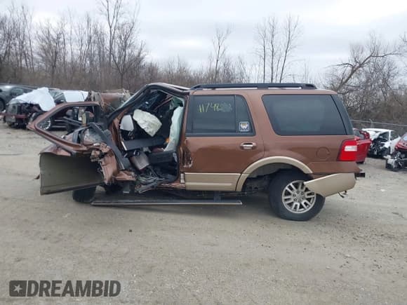 ✅ 2012 Ford Expedition XLT • VIN: 1FMJU1J57CEF20286 • Lot: 41748332. Listed on IAAI with Not provided. Free auction sales archive from the USA and detailed vehicle history report at DreamBid. Image 13.
