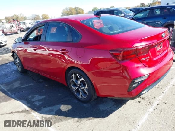 ✅ 2021 Kia Forte LXS • VIN: 3KPF24AD1ME281266 • Lot: 43626045. Wystawiony na IAAI z przebiegiem 131 768 mil. Bezpłatny archiwum sprzedaży aukcyjnych z USA i szczegółowy raport historii pojazdu na DreamBid. Zdjęcie 3.