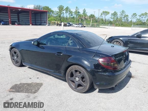 ✅ 2008 Mercedes-Benz SLK 350 • VIN: WDBWK56F38F186671 • Лот: 42748636. Опубликован ранее на IAAI с пробегом 117 824 миль. Бесплатный доступ к архиву аукционных продаж из США и подробный отчёт об истории автомобиля на DreamBid. Изображение 3.