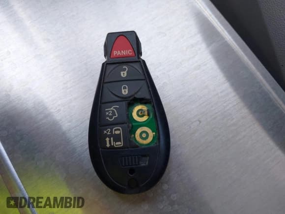 ✅ 2014 Volkswagen Routan SE • VIN: 2C4RVABG8ER134955 • Lot: 43248122. Listed on IAAI with 129,858 mi. Free auction sales archive from the USA and detailed vehicle history report at DreamBid. Image 11.