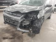 ✅ 2016 Ford Escape SE • VIN: 1FMCU9GX8GUA11402 • Lot: 43423382. Wystawiony na IAAI z przebiegiem 138 427 mil. Bezpłatny archiwum sprzedaży aukcyjnych z USA i szczegółowy raport historii pojazdu na DreamBid. Zdjęcie 6.