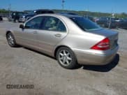 ✅ 2001 Mercedes-Benz C 230/260/280/320 • VIN: WDBRF64J51F108963 • Lot: 43254912. Wystawiony na IAAI z przebiegiem 173 399 mil. Bezpłatny archiwum sprzedaży aukcyjnych z USA i szczegółowy raport historii pojazdu na DreamBid. Zdjęcie 3.