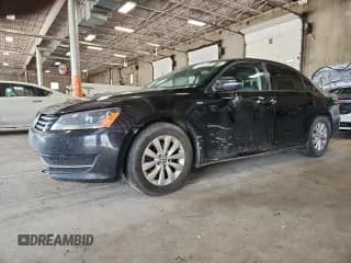 ✅ 2013 Volkswagen Passat Wolfsburg Edition • VIN: 1VWAH7A33DC142052 • Лот: 66406145. Опубликован ранее на Copart с пробегом 230 120 миль. Бесплатный доступ к архиву аукционных продаж из США и подробный отчёт об истории автомобиля на DreamBid. Изображение 1.