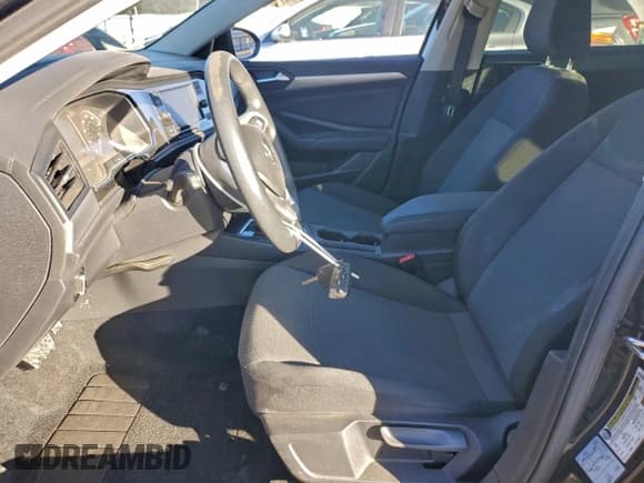 ✅ 2021 Volkswagen Jetta S • VIN: 3VWC57BU9MM054890 • Lot: 94344005. Wystawiony na Copart z przebiegiem 45 917 mil. Bezpłatny archiwum sprzedaży aukcyjnych z USA i szczegółowy raport historii pojazdu na DreamBid. Zdjęcie 7.