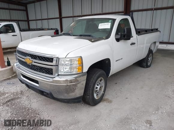 ✅ 2014 Chevrolet Silverado 2500HD • VIN: 1GC0CVC87EF132134 • Lot: 41439763. Wystawiony na IAAI z przebiegiem 214 115 mil. Bezpłatny archiwum sprzedaży aukcyjnych z USA i szczegółowy raport historii pojazdu na DreamBid. Zdjęcie 2.