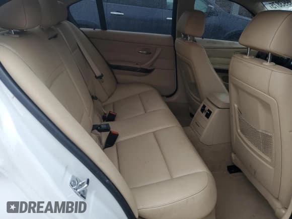 ✅ 2009 BMW 3 Series 328i xDrive • VIN: WBAPK53509A511080 • Лот: 83993875. Опубликован ранее на Copart с пробегом 82 089 миль. Бесплатный доступ к архиву аукционных продаж из США и подробный отчёт об истории автомобиля на DreamBid. Изображение 10.