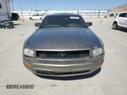 ✅ 2005 Ford Mustang Deluxe • VIN: 1ZVFT80N655125166 • Lot: 81291685. Listed on Copart with 134,474 mi. Free auction sales archive from the USA and detailed vehicle history report at DreamBid. Image 5.