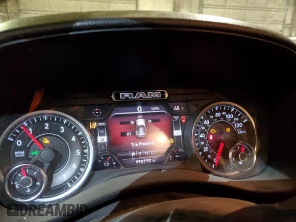 ✅ 2020 Ram 2500 • VIN: 1A046351 • Lot: 84058094. Wystawiony na Copart z przebiegiem 86 232 mil. Bezpłatny archiwum sprzedaży aukcyjnych z USA i szczegółowy raport historii pojazdu na DreamBid. Zdjęcie 9.