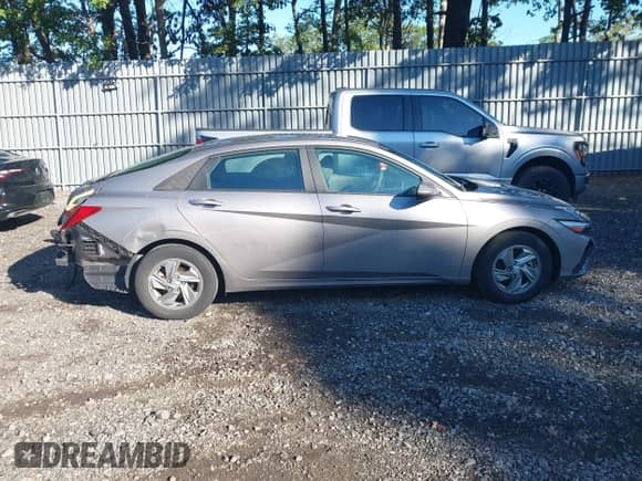 2024 Hyundai Elantra SE с VIN KMHLL4DG5RU711102, выставлен на аукционе IAAI как лот 43047852 с пробегом 29 795 миль миль и . История ставок и продаж доступна на DreamBid. Изображение 13.