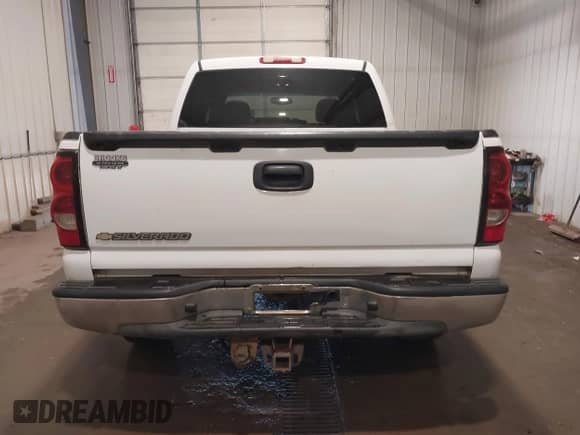 2006 Chevrolet Silverado 1500 LT1 z VIN 2GCEK13T461204941, wystawiony jako IAAI lot #42503740 z przebiegiem 280 634 mil mil oraz . Historia ofert i sprzedaży dostępna na DreamBid. Obrazek 16.