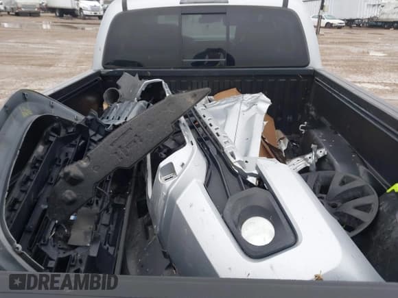 ✅ 2019 Toyota Tacoma SR5 • VIN: 5TFBZ5DN8KX004597 • Lot: 41286419. Listed on IAAI with 80,896 mi. Free auction sales archive from the USA and detailed vehicle history report at DreamBid. Image 12.