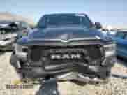 2020 Ram 1500 Rebel z VIN 1C6SRFLM5LN231149, wystawiony jako Copart lot #63299045 z przebiegiem 142 864 mil mil oraz Szkoda całkowita • Salvage title. Historia ofert i sprzedaży dostępna na DreamBid. Obrazek 5.