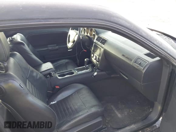 ✅ 2012 Dodge Challenger R/T Plus • VIN: 2C3CDYBT5CH101238 • Lot: 41335464. Wystawiony na IAAI z przebiegiem 133 035 mil. Bezpłatny archiwum sprzedaży aukcyjnych z USA i szczegółowy raport historii pojazdu na DreamBid. Zdjęcie 5.