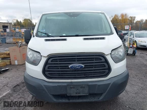 ✅ 2017 Ford Transit • VIN: 1FTYE1ZM5HKB32476 • Lot: 43513328. Wystawiony na IAAI z przebiegiem 232 996 mil. Bezpłatny archiwum sprzedaży aukcyjnych z USA i szczegółowy raport historii pojazdu na DreamBid. Zdjęcie 13.