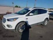 ✅ 2018 Ford Escape SE • VIN: 1FMCU9GD8JUC60344 • Lot: 43691921. Wystawiony na IAAI z przebiegiem 92 771 mil. Bezpłatny archiwum sprzedaży aukcyjnych z USA i szczegółowy raport historii pojazdu na DreamBid. Zdjęcie 14.