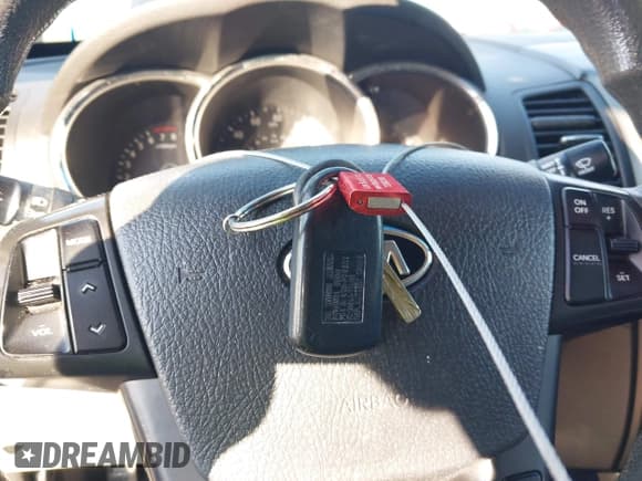 ✅ 2011 Kia Sorento LX • VIN: 5XYKTCA13BG128674 • Lot: 43719430. Listed on IAAI with 172,469 mi. Free auction sales archive from the USA and detailed vehicle history report at DreamBid. Image 11.