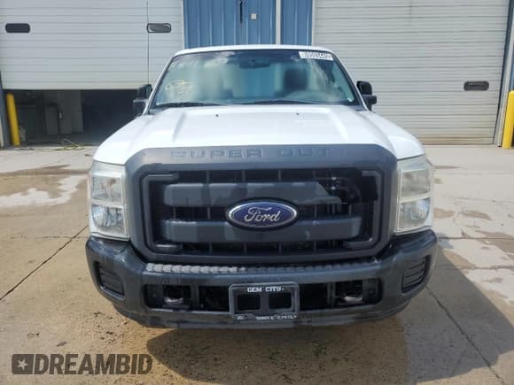 ✅ 2012 Ford F-250 XL • VIN: 1FTBF2A67CEB73690 • Lot: 69593445. Wystawiony na Copart z przebiegiem 266 342 mil. Bezpłatny archiwum sprzedaży aukcyjnych z USA i szczegółowy raport historii pojazdu na DreamBid. Zdjęcie 5.