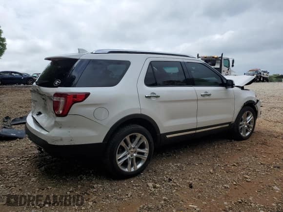 ✅ 2016 Ford Explorer Limited • VIN: 1FM5K8F80GGA42371 • Lot: 54400115. Wystawiony na Copart z przebiegiem 117 045 mil. Bezpłatny archiwum sprzedaży aukcyjnych z USA i szczegółowy raport historii pojazdu na DreamBid. Zdjęcie 3.