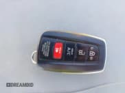 ✅ 2018 Toyota Prius Premium • VIN: JTDKARFP7J3075731 • Lot: 43646815. Wystawiony na IAAI z przebiegiem Nie podano. Bezpłatny archiwum sprzedaży aukcyjnych z USA i szczegółowy raport historii pojazdu na DreamBid. Zdjęcie 11.