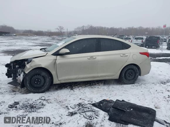 ✅ 2020 Hyundai Accent SE • VIN: 3KPC24A61LE099165 • Лот: 41352009. Опубликован ранее на IAAI с пробегом 55 359 миль. Бесплатный доступ к архиву аукционных продаж из США и подробный отчёт об истории автомобиля на DreamBid. Изображение 15.